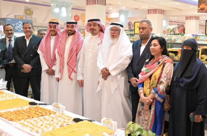 مهرجان المانجو الباكستانية في دانوب الدمام يجذب اهتماماً واسعاً من المستهلكين السعوديين