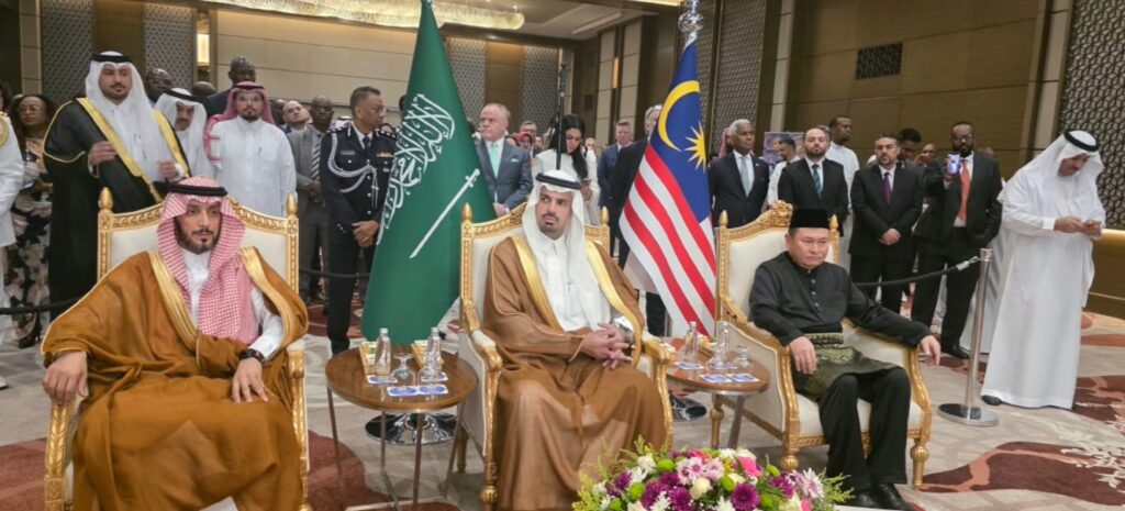 أمين منطقة الرياض يمثل أمير منطقة الرياض في احتفال ماليزيا باليوم الوطني الـ69 ويوم ماليزيا ويوم القوات المسلحة