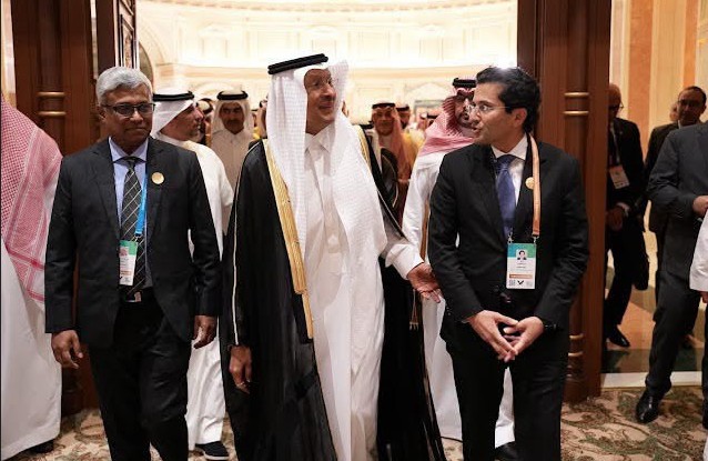 علي برويز مالك: باكستان تقف جنباً إلى جنب مع المملكة العربية السعودية وتسعى إلى تنويع مصادر الطاقة وزيادة الاستثمارات