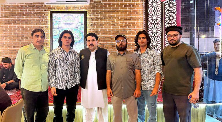 ریاض میں صفی اللہ خان کی جانب سے پاکستانی ٹک ٹاکرز کے اعزاز میں افطار ڈنر