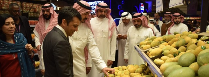 جدہ میں پاکستانی آموں کی شاندار نمائش، سعودی و پاکستانی شہریوں کی بھرپور شرکت