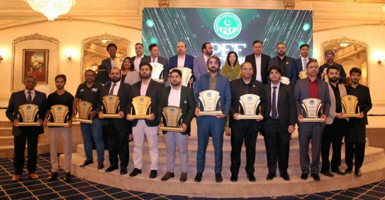 پاکستانی ایگزیکٹو فورم (PEF) کے ساتویں بزنس نیٹ ورک میٹ اپ میں تاریخی پیش رفت، مختلف پاکستانی انویسٹر فورمز کے درمیان ایم او یو پر دستخط