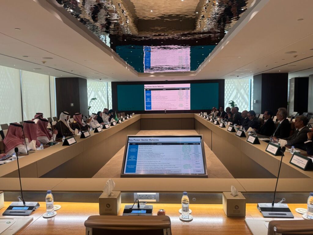 Pakistan and Saudi Arabia Review Progress on Energy Cooperation, Discuss Future Strategic Projects.